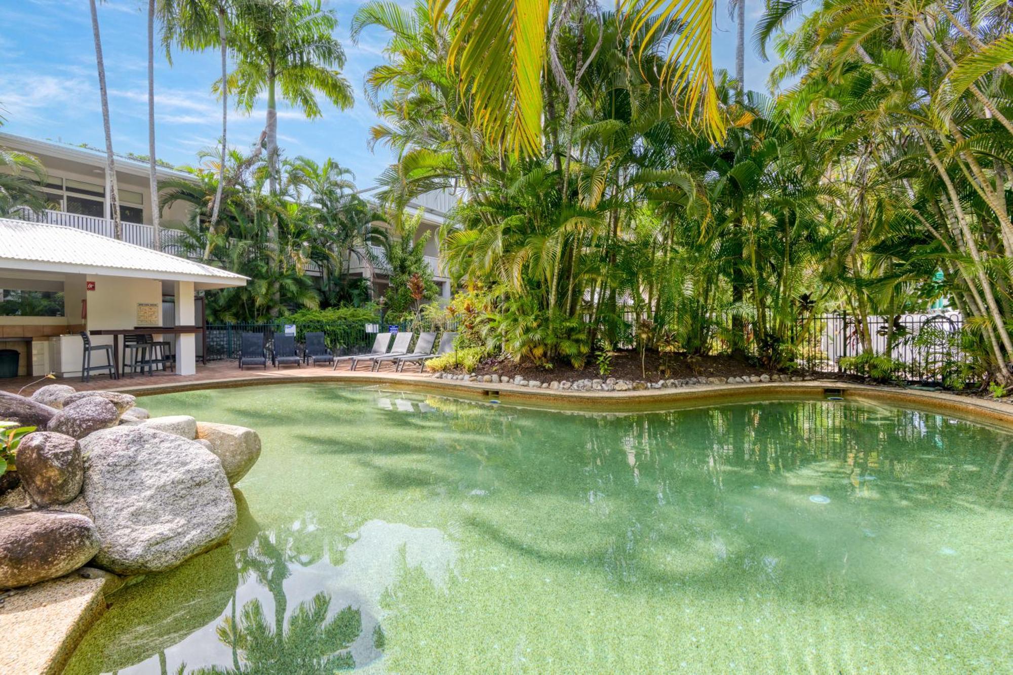 Ocean Palms Apartments Port Douglas Kültér fotó